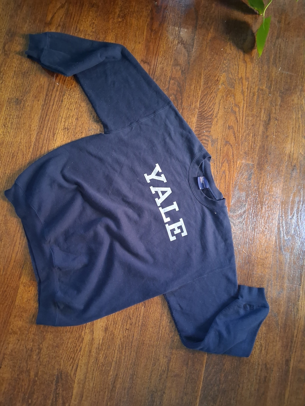 Vintage Yale Navy Unisex Crewneck Sweatshirt (L)